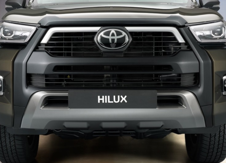 2020 Toyota Hilux Pick Up 2.4 4x4 (150 HP) Adventure Manual boot space and dimensions