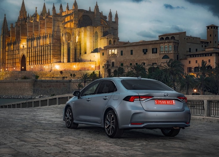 2020 Toyota Corolla 1.8 98 HP Flame X Pack e-CVT Technical Specs - cardimension.net