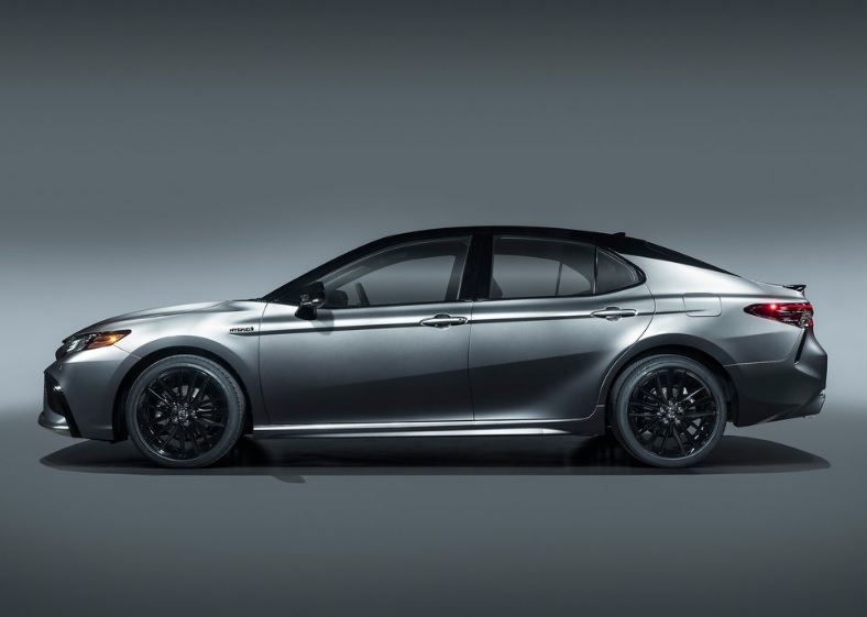 2022 Toyota Camry 2.5 Hybrid 218 HP Passion e-CVT Technical Specs - cardimension.net