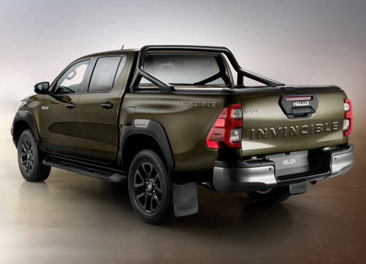 2021 Toyota Hilux 2.4 150 HP Adventure AT Technical Specs - cardimension.net