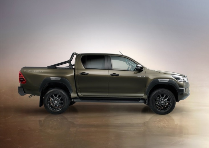 2021 Toyota Hilux 2.4 150 HP Adventure AT Technical Specs - cardimension.net