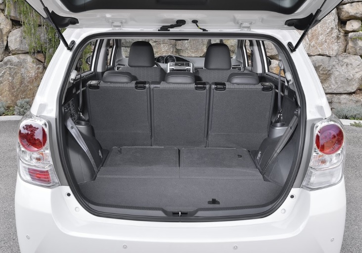 2016 Toyota Verso Mpv 1.6 D 4D (112 HP) Premium Manual boot space and dimensions
