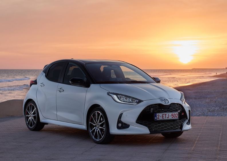 2024 Toyota Yaris Hatchback 1.5 Hibrit (130 HP) Passion X-Pack e-CVT boot space and dimensions