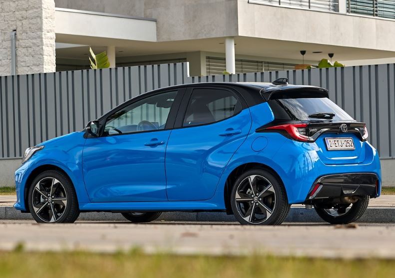 2024 Toyota Yaris Hatchback 1.5 Hibrit (130 HP) Passion X-Pack e-CVT boot space and dimensions