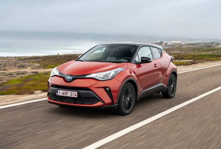 2020 Toyota C-HR Crossover 1.2 Turbo 4x2 (116 HP) Flame Manual boot space and dimensions