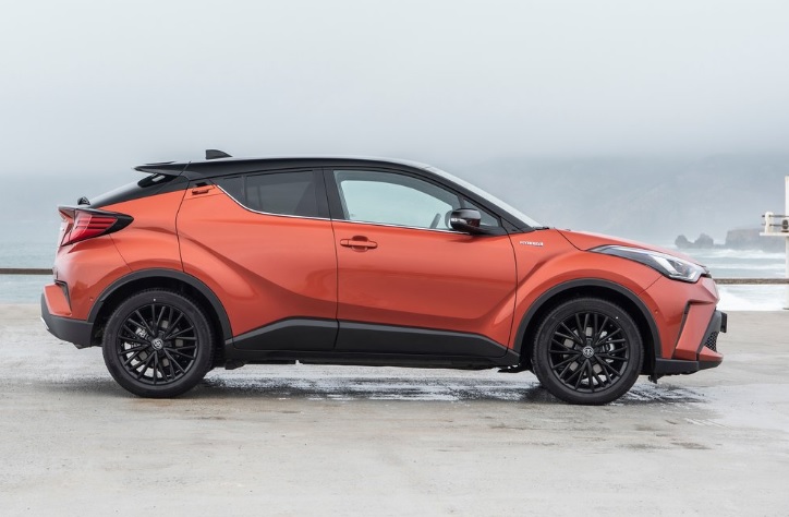 2020 Toyota C-HR Crossover 1.2 Turbo 4x2 (116 HP) Flame Manual boot space and dimensions