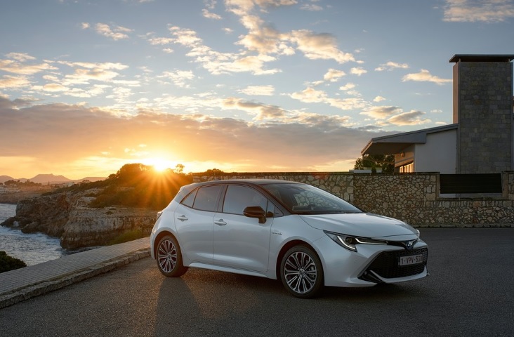 2021 Toyota Corolla HB Hatchback 1.2 Turbo (116 HP) Dream Multidrive S boot space and dimensions