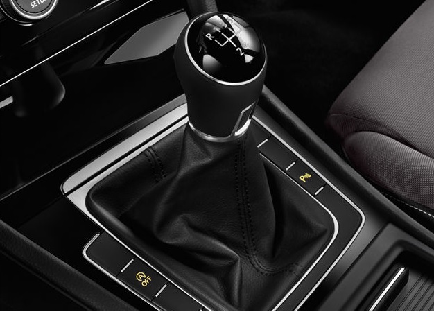 2015 Volkswagen Golf Hatchback 1.4 TSI (125 HP) Highline Manual boot space and dimensions