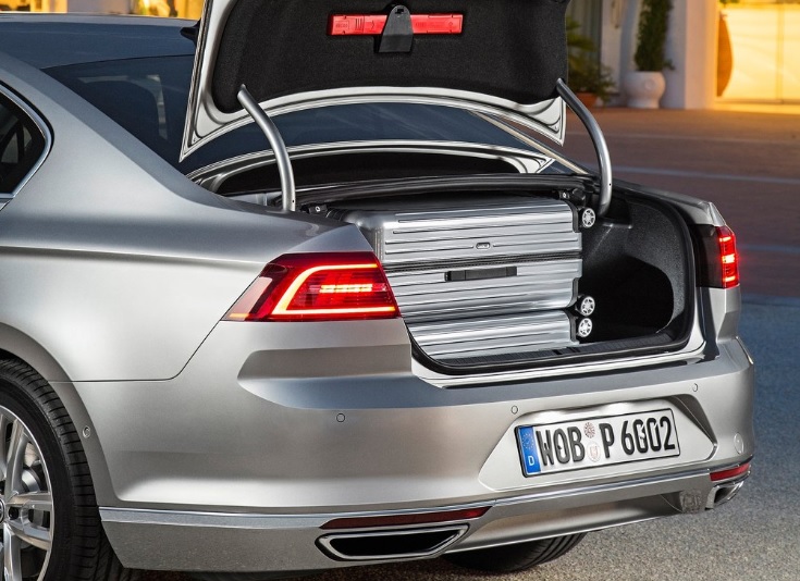 2017 Volkswagen Passat Sedan 1.4 TSi (125 HP) Trendline Manual boot space and dimensions