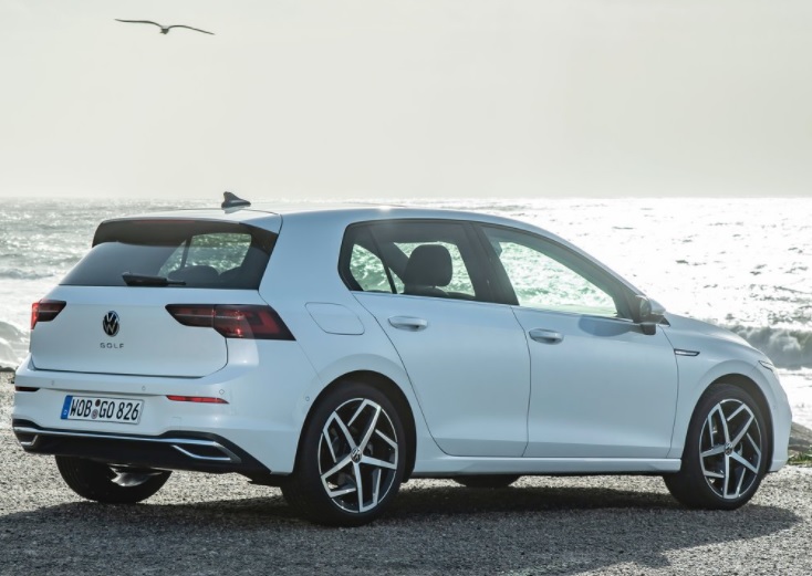 2022 Volkswagen Golf Hatchback 1.0 TSI (110 HP) Impression Manual boot space and dimensions