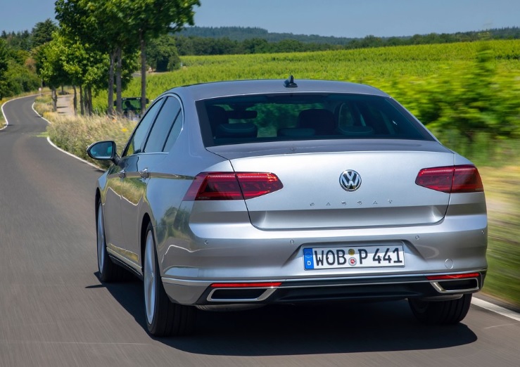 2021 Volkswagen Passat Sedan 1.5 TSI ACT (150 HP) Impression DSG boot space and dimensions