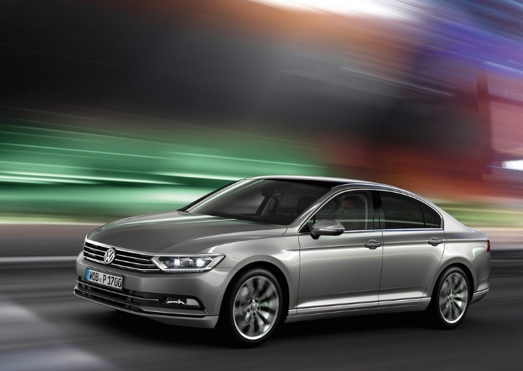2015 Volkswagen Passat Sedan 1.6 TDI (120 HP) Trendline DSG boot space and dimensions