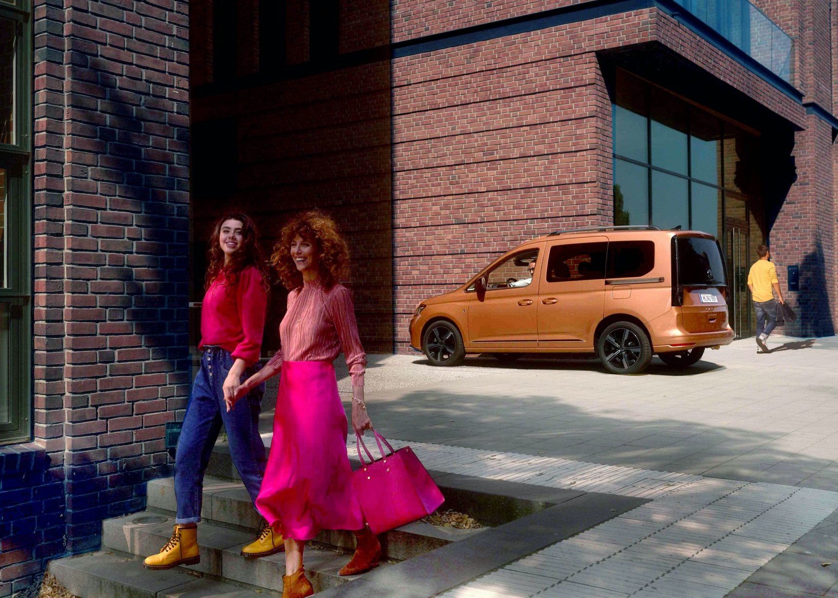 2021 Volkswagen Caddy Combi 2.0 TDI (122 HP) Life DSG boot space and dimensions