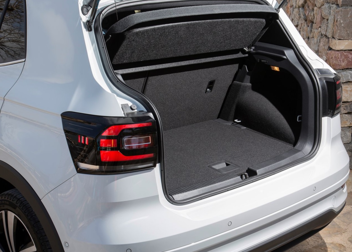 2023 Volkswagen T-Cross Crossover 1.0 TSI (110 HP) Life Manual boot space and dimensions