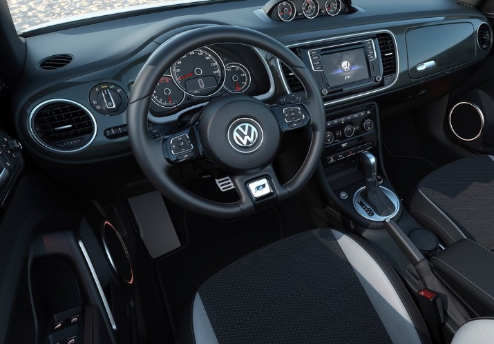 2016 Volkswagen Beetle Hatchback 1.2 TSi (105 HP) Style DSG boot space and dimensions