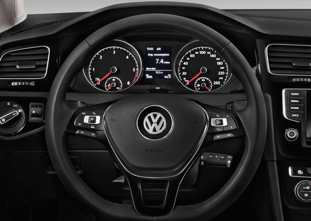 2017 Volkswagen Golf Hatchback 1.6 TDI (110 HP) Highline DSG boot space and dimensions
