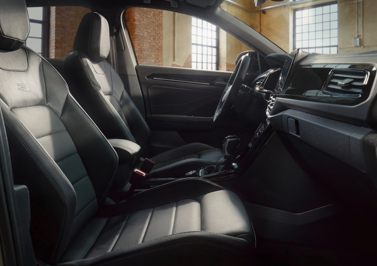 2022 Volkswagen T-Roc Crossover 1.5 TSI (150 HP) Style DSG boot space and dimensions