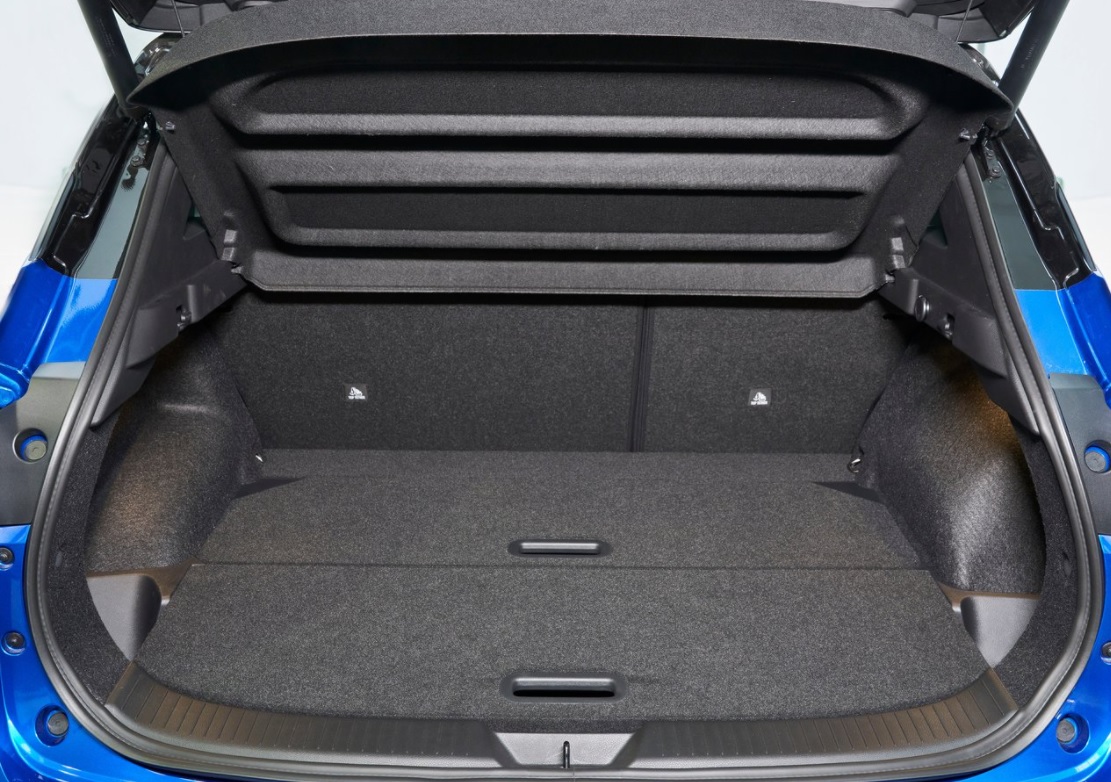 2023 Nissan Qashqai SUV 1.3 DIGT (158 HP) Design Pack CVT boot space and dimensions
