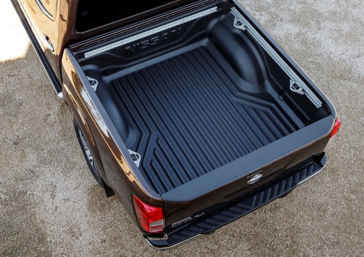 2018 Nissan Navara Pick Up 2.3 dCi (160 HP) Visia Manual boot space and dimensions