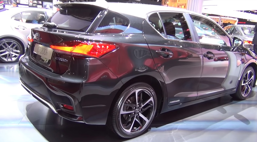 2018 Lexus CT Sedan 1.8 (136 HP) Comfort CVT boot space and dimensions