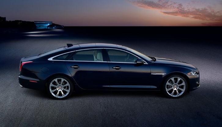 2017 Jaguar XJ Sedan 2.0 (240 HP) Premium Luxury AT boot space and dimensions