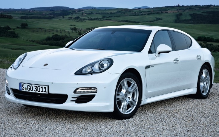 2014 Porsche Panamera Sedan 4.8 (500 HP) Turbo Automatic boot space and dimensions