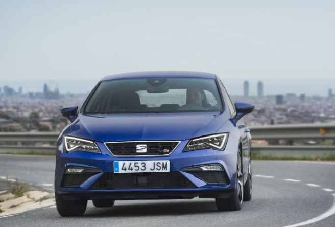 2019 Seat Leon Hatchback 1.5 EcoTSI (150 HP) FR DSG boot space and dimensions