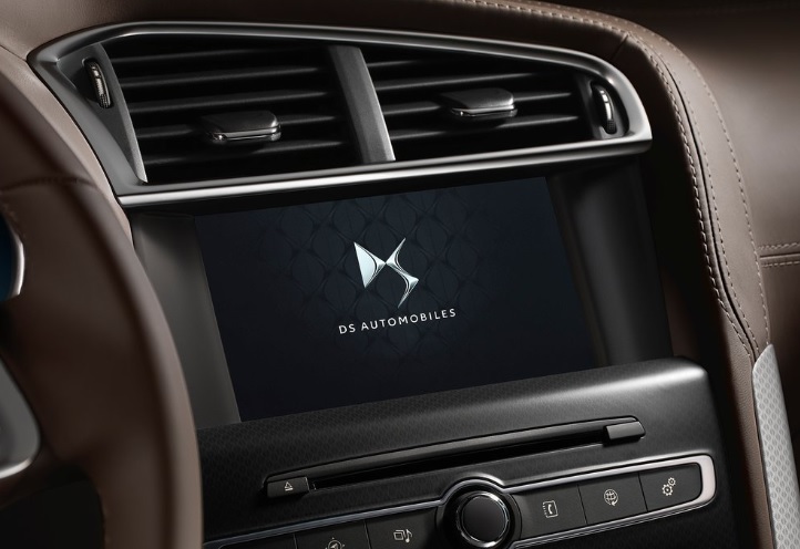 2016 DS DS 4 Hatchback 1.6 BlueHDI (120 HP) Start Stop EAT6 boot space and dimensions