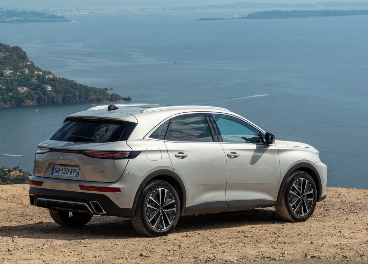 2024 DS DS 7 1.5 BlueHDi 130 HP Opera Automatic Technical Specs