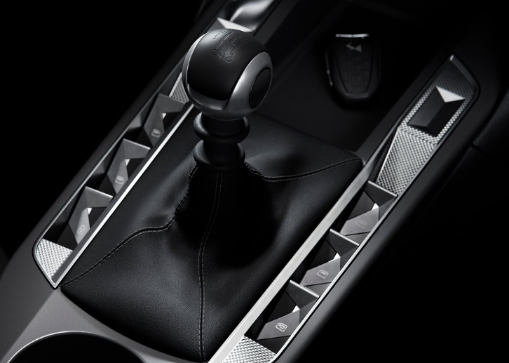 2019 DS DS 3 Crossback SUV 1.5 BlueHDI (130 HP) So Chic Automatic boot space and dimensions