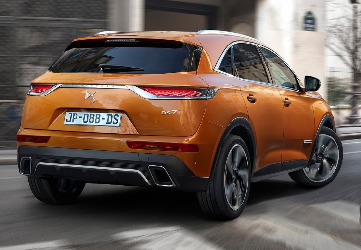 2022 DS DS 7 Crossback SUV 1.6 PureTech (225 HP) So Chic Opera Automatic boot space and dimensions