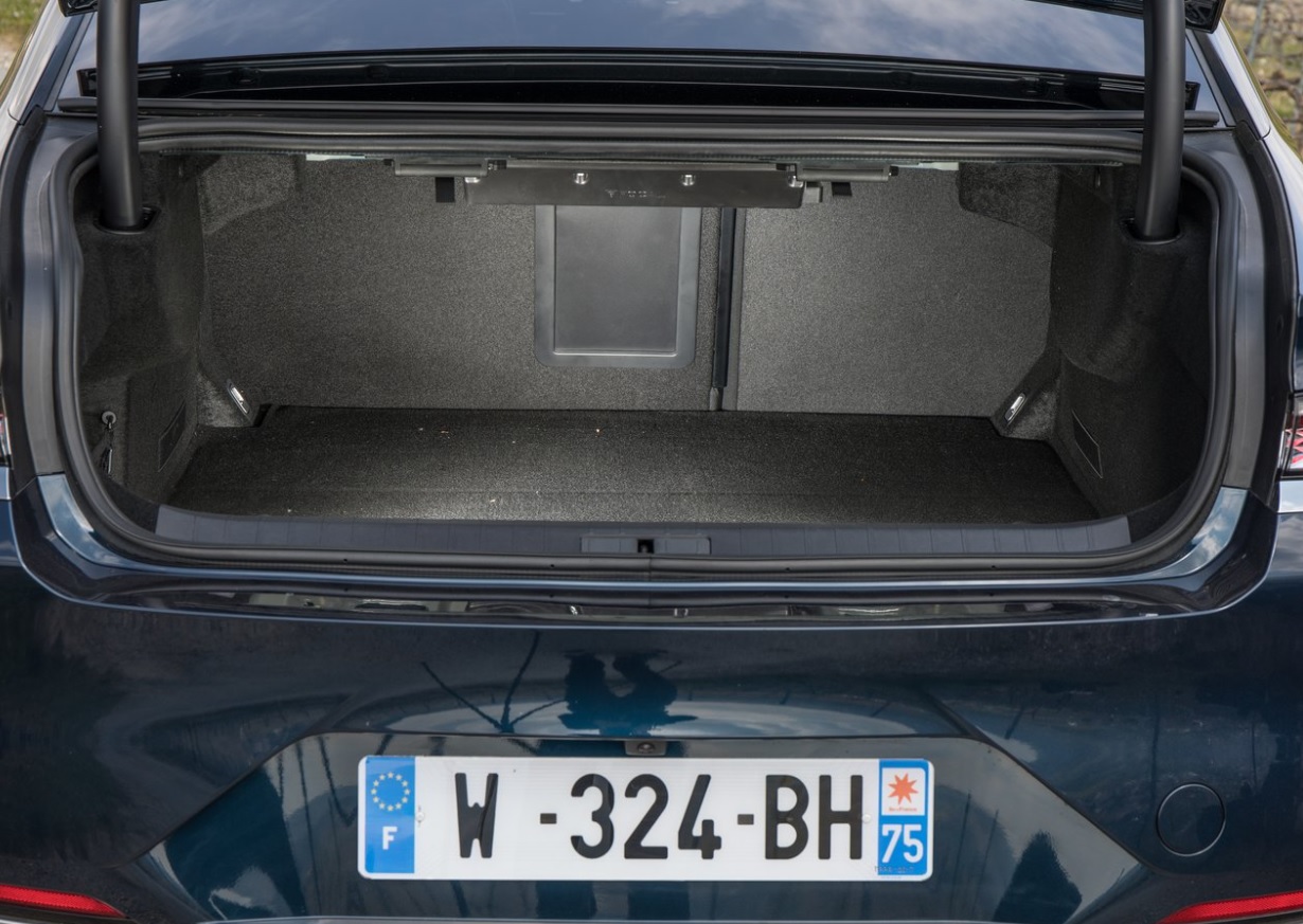 2022 DS DS 9 SUV 1.6 PureTech (225 HP) Rivoli Plus Automatic boot space and dimensions