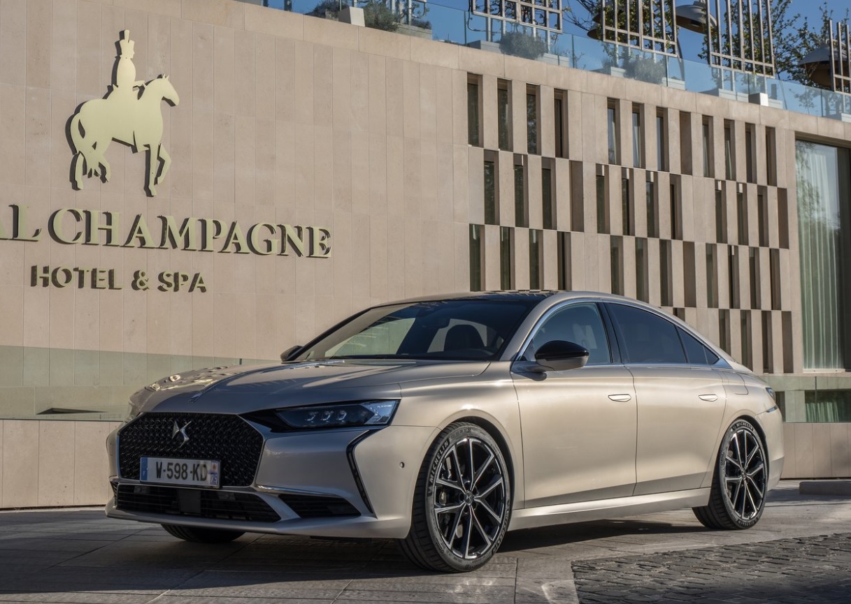 2022 DS DS 9 SUV 1.6 PureTech (225 HP) Rivoli Plus Automatic boot space and dimensions