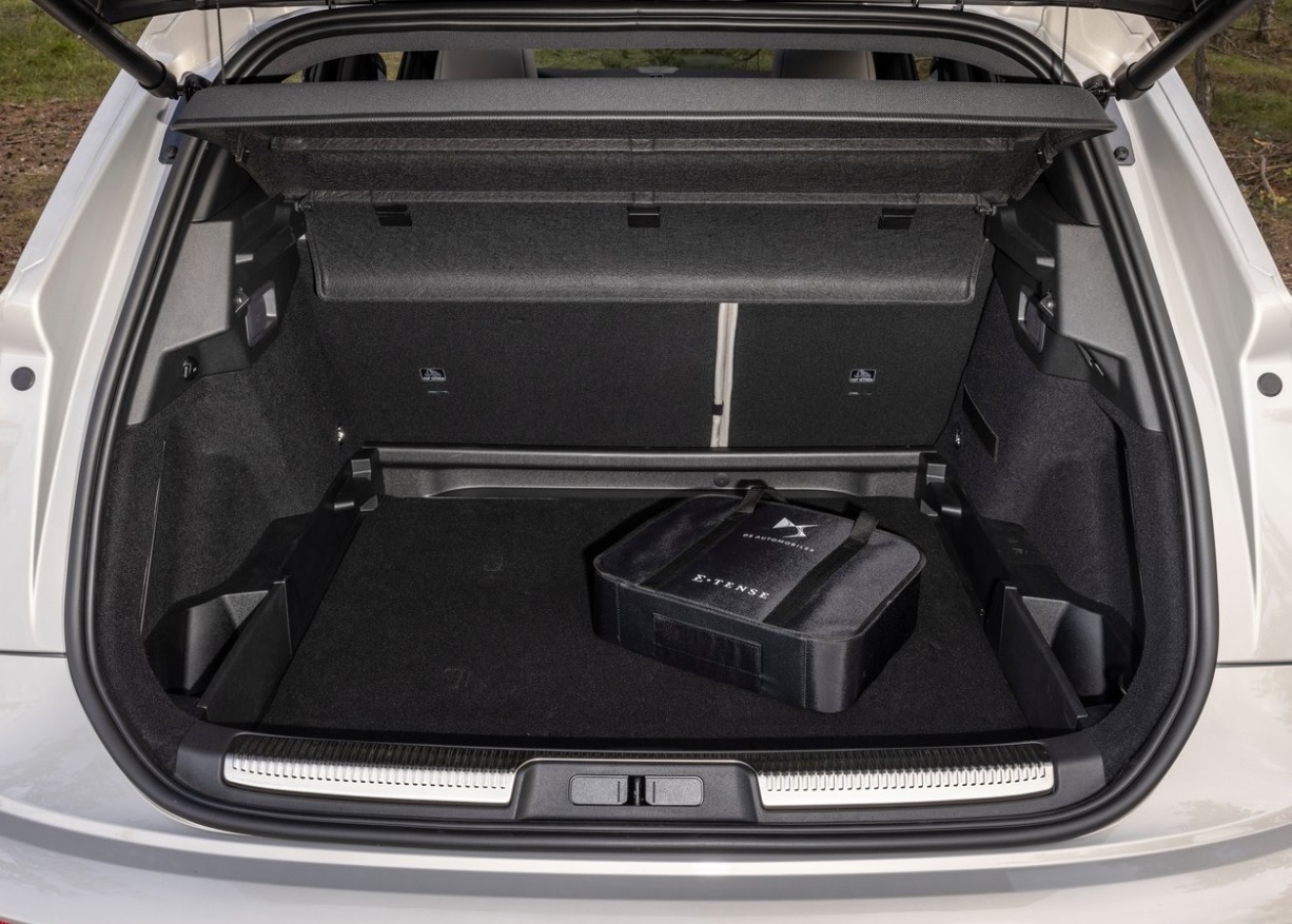 2023 DS DS 7 SUV 1.5 BlueHDi (130 HP) Opera Automatic boot space and dimensions