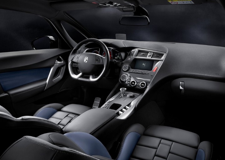 2017 DS DS 5 Hatchback 1.6 BlueHDI (120 HP) So Chic EAT6 boot space and dimensions