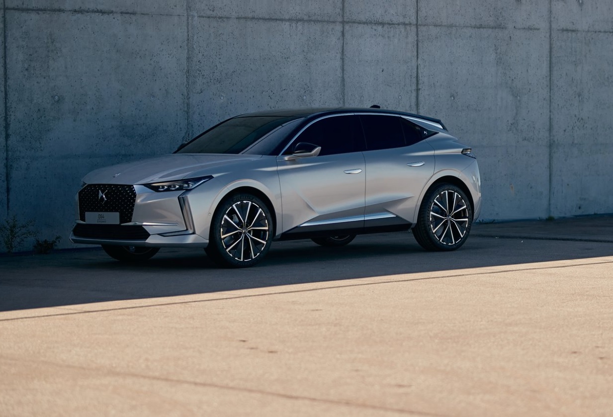 2022 DS DS 4 1.6 PureTech 225 HP Trocadero EAT8 Technical Specs - cardimension.net