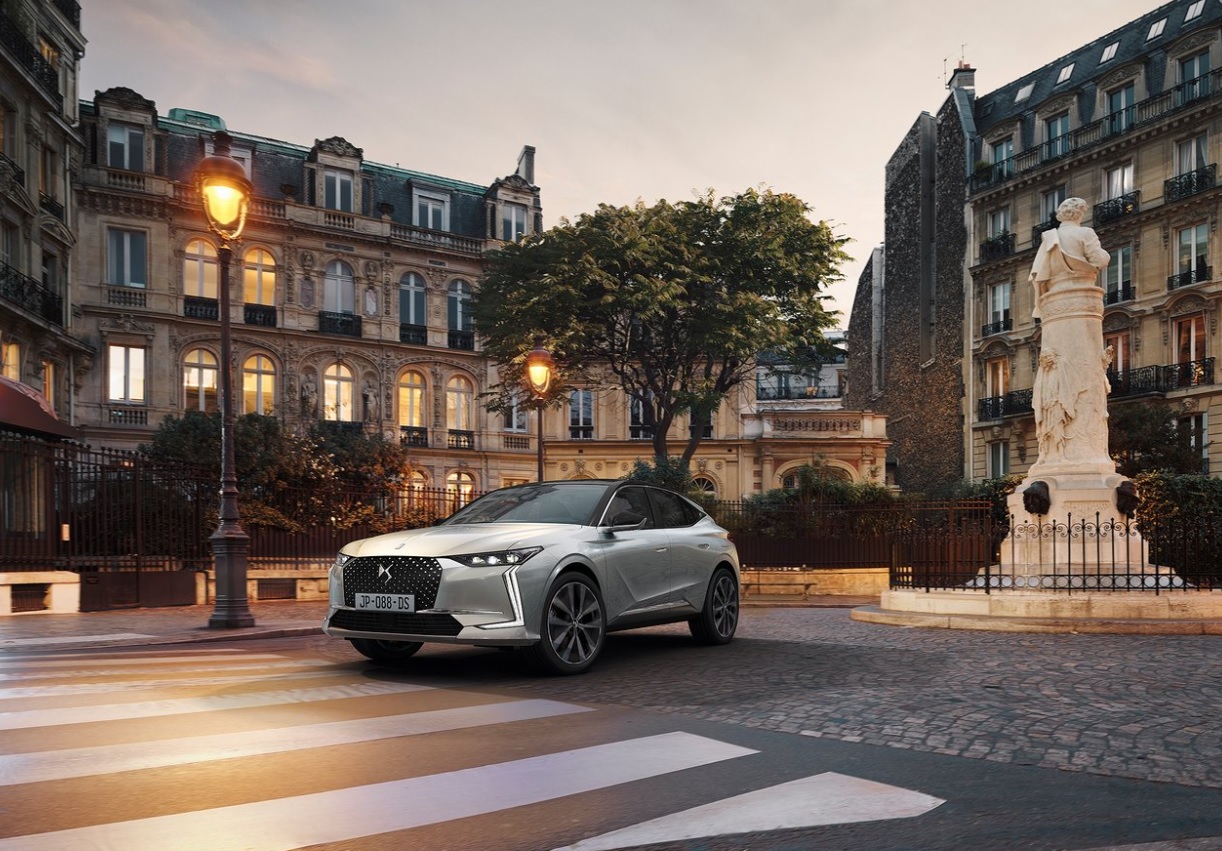 2022 DS DS 4 1.6 PureTech 225 HP Trocadero EAT8 Technical Specs - cardimension.net