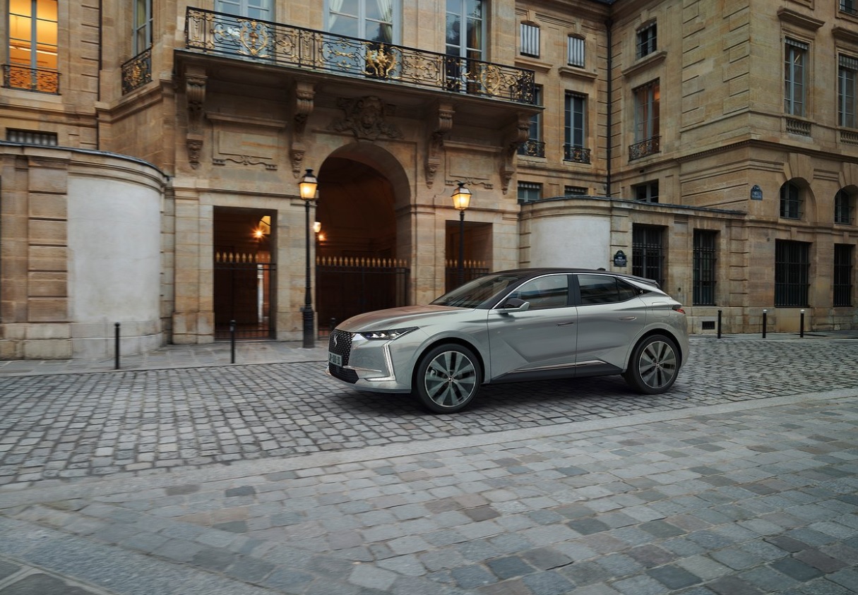 2022 DS DS 4 1.6 PureTech 225 HP Trocadero EAT8 Technical Specs