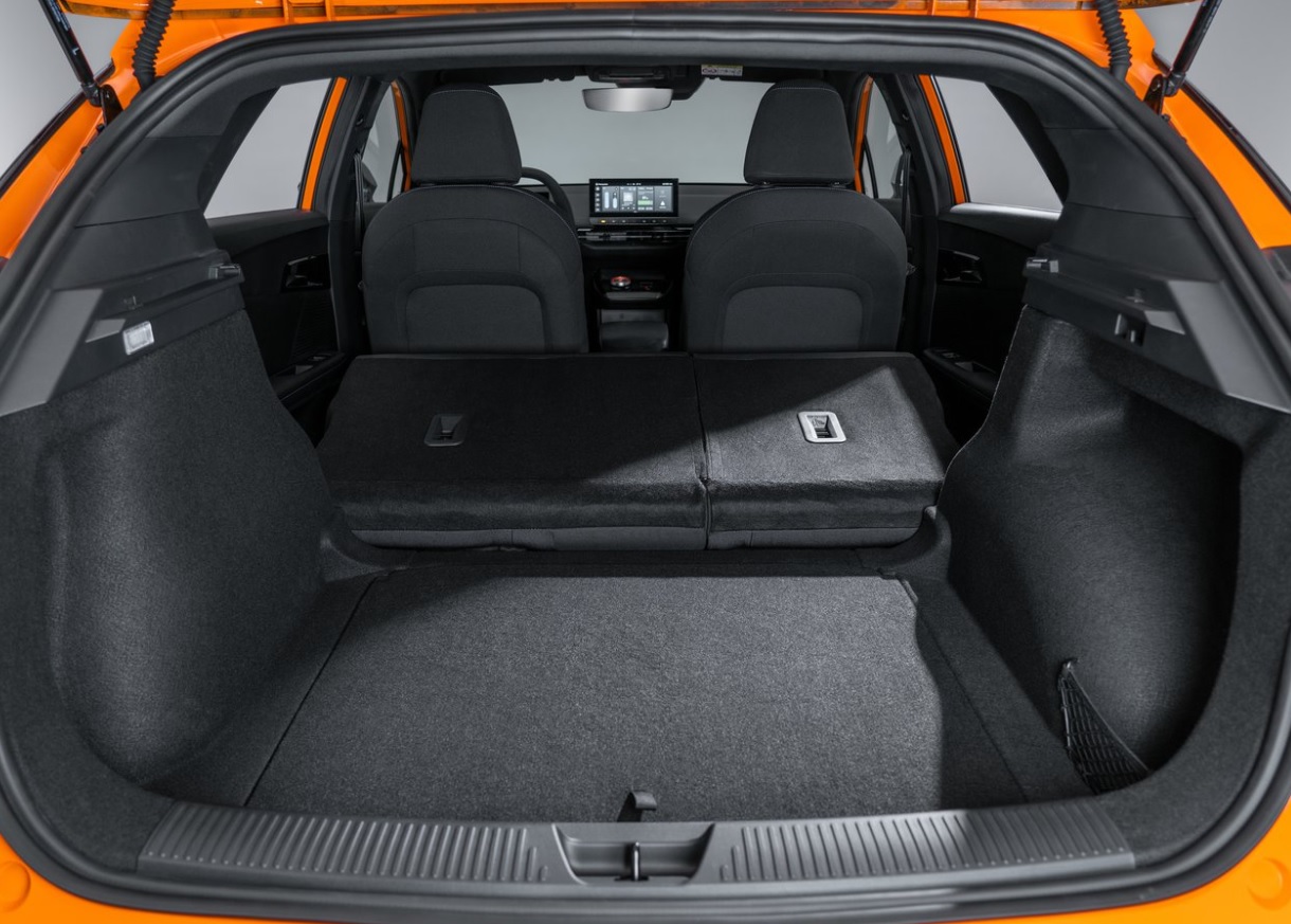 2023 MG MG4 SUV 51 kWsa (170 HP) Comfort AT boot space and dimensions
