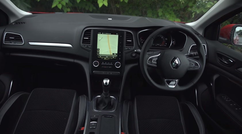 2017 Renault Megane HB Hatchback 1.5 DCi (110 HP) Joy EDC boot space and dimensions