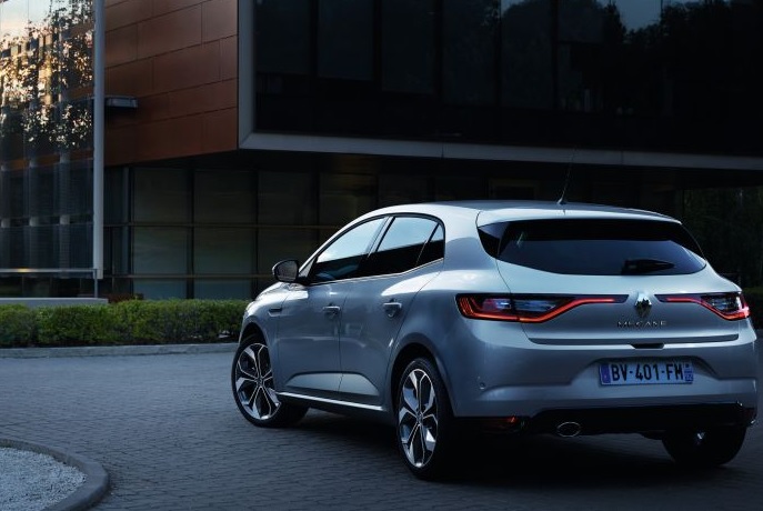 2018 Renault Megane HB Hatchback 1.6 (115 HP) Joy Manual boot space and dimensions
