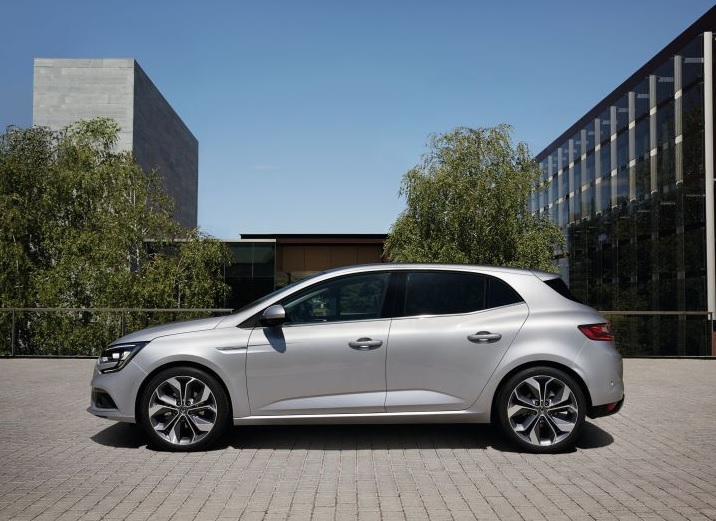 2018 Renault Megane HB Hatchback 1.6 (115 HP) Joy Manual boot space and dimensions