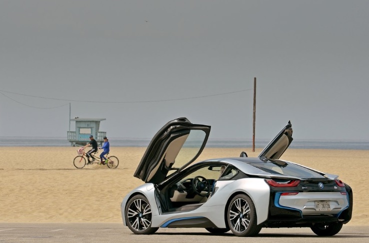 2018 BMW i8 Coupe 1.5 (362 HP) Accaro Steptronic boot space and dimensions