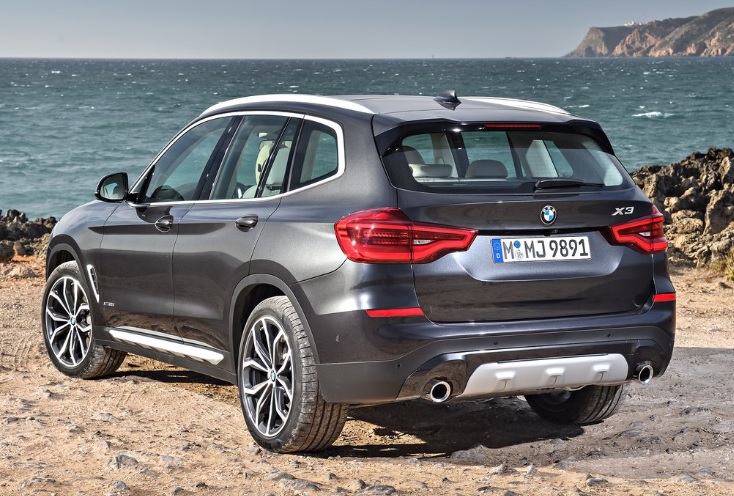 2022 BMW X3 SUV 1.6 sDrive20i (170 HP) X-Line Steptronic boot space and dimensions