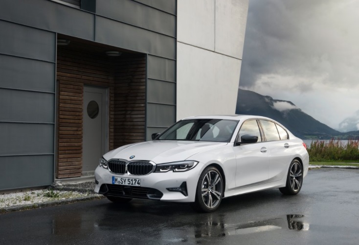 2022 BMW 3 Series Sedan 320i 1.6 (170 HP) Luxury Line Steptronic boot space and dimensions