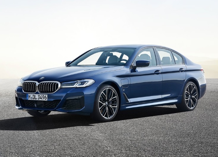 2022 BMW 5 Series Sedan 530i 2.0 xDrive (252 HP) M Sport Steptronic boot space and dimensions