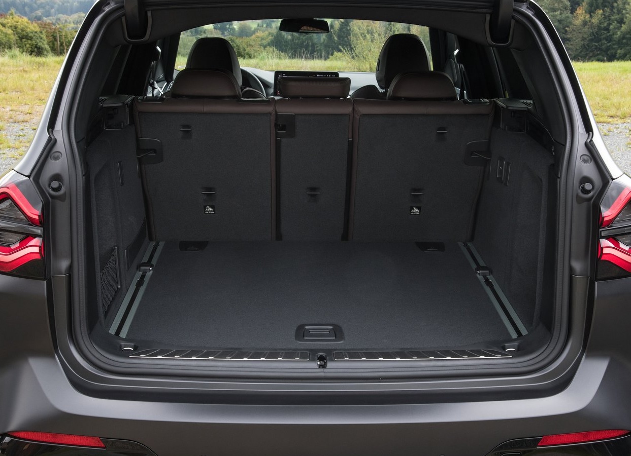 2023 BMW X3 SUV 1.6 sDrive20d (190 HP) X Line Steptronic boot space and dimensions