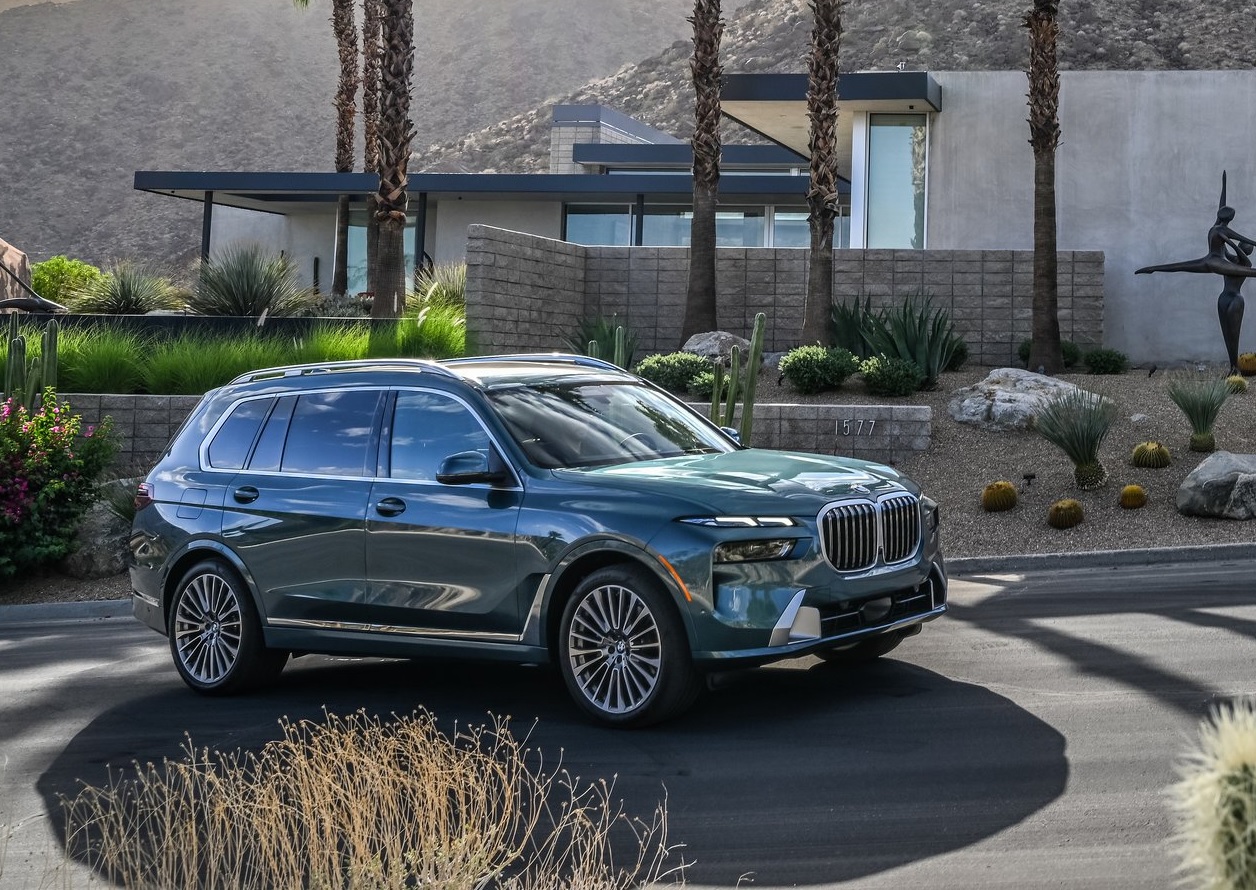2023 BMW X7 SUV 3.0 xDrive40d (340 HP) M Excellence Steptronic boot space and dimensions