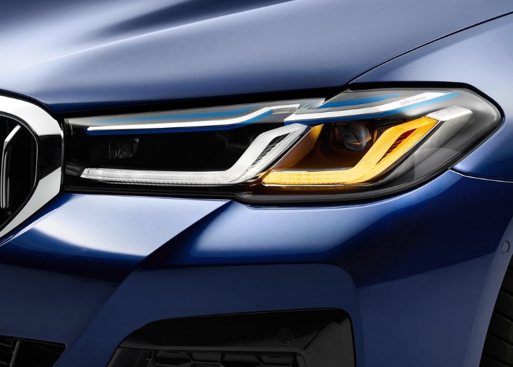 2021 BMW 5 Series Sedan 530i 2.0 xDrive (252 HP) Special Edition M Sport Steptronic boot space and dimensions