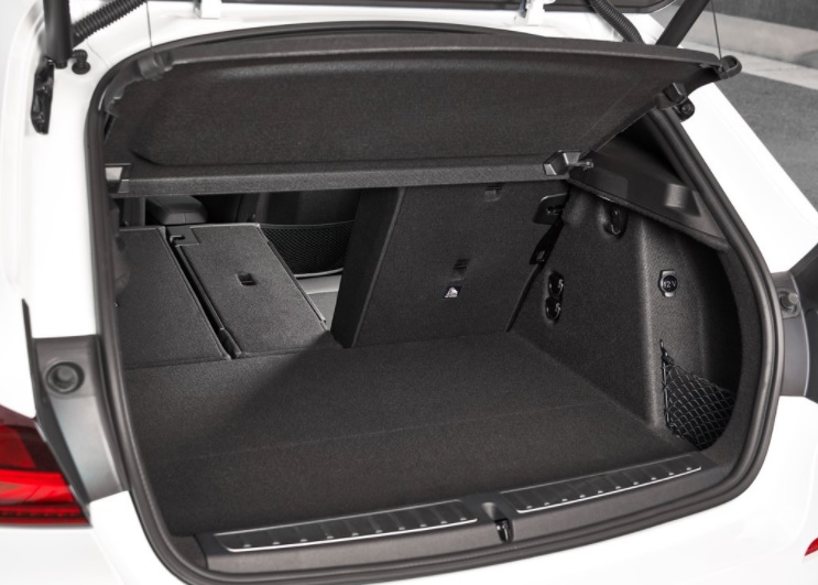 2021 BMW 1 Series Hatchback 116d 1.5 (116 HP) M Sport Steptronic boot space and dimensions
